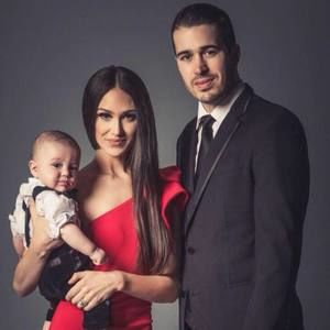 Meet your Posher, Desiree